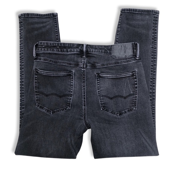 EUC American Eagle Men's Black Airflex+ Size 31x30 Distress Washed Slim Straight - Picture 4 of 9